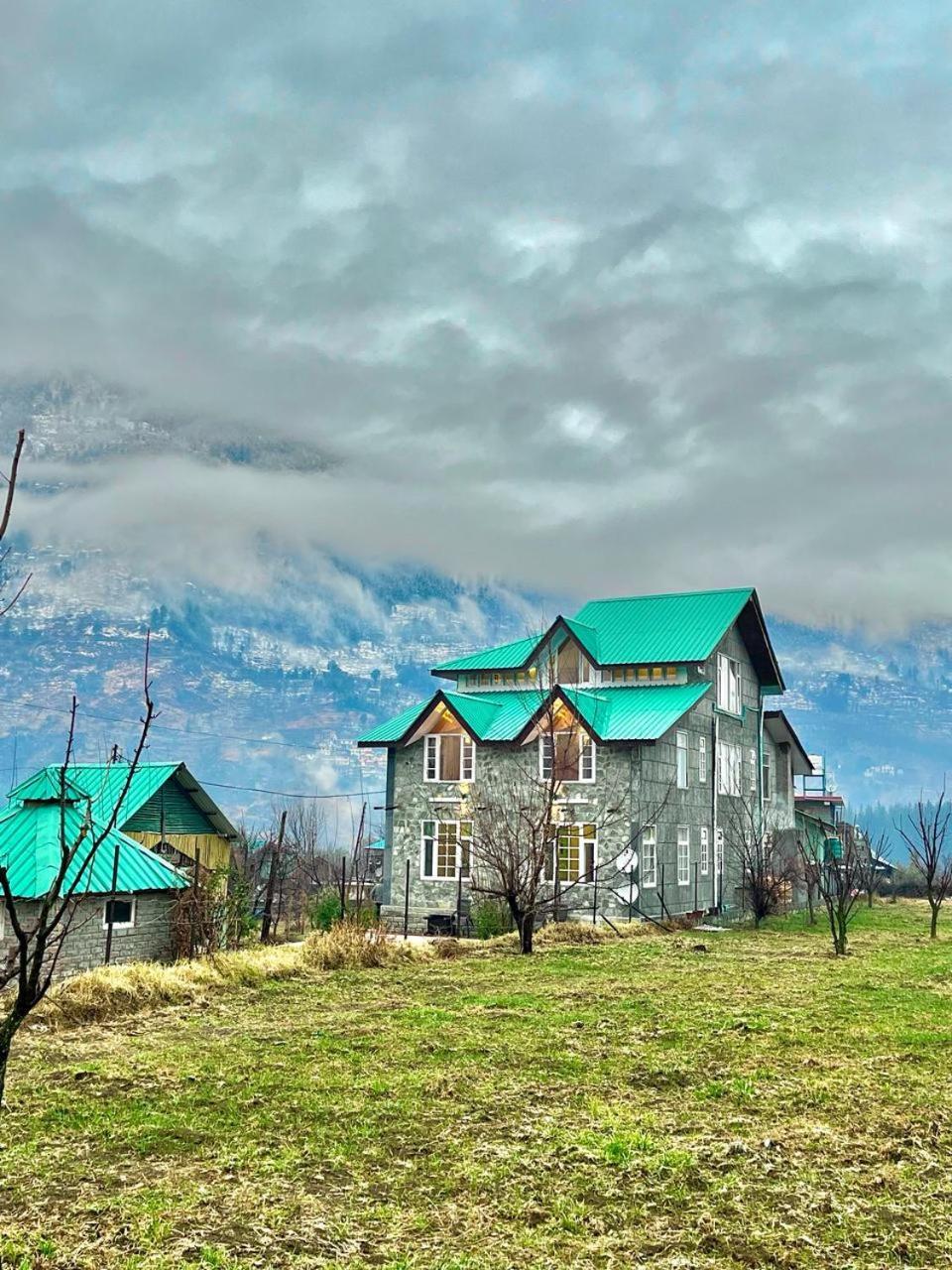 Fluestern Hostel And Cafe Nagar  Екстер'єр фото