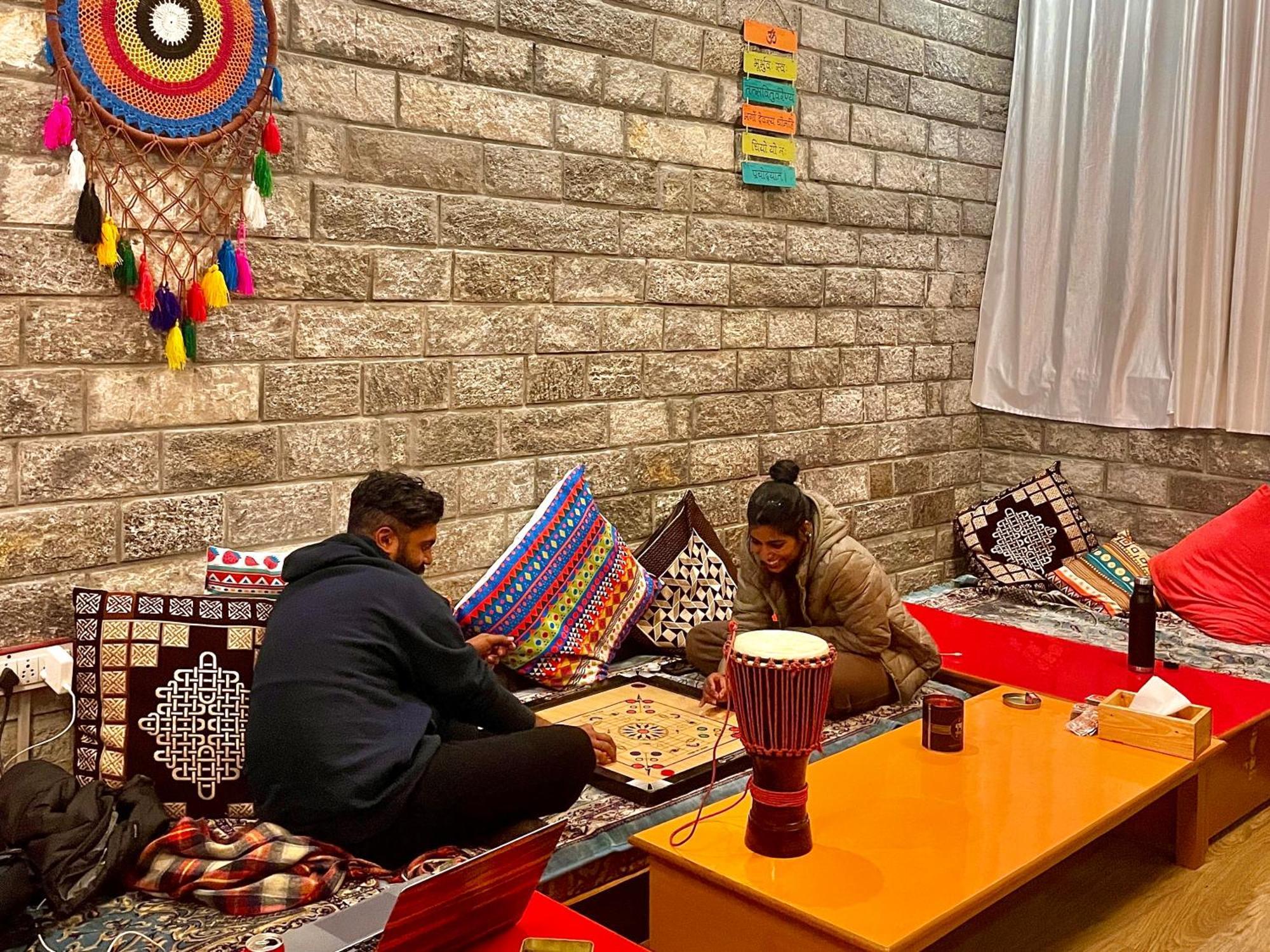 Fluestern Hostel And Cafe Nagar  Екстер'єр фото