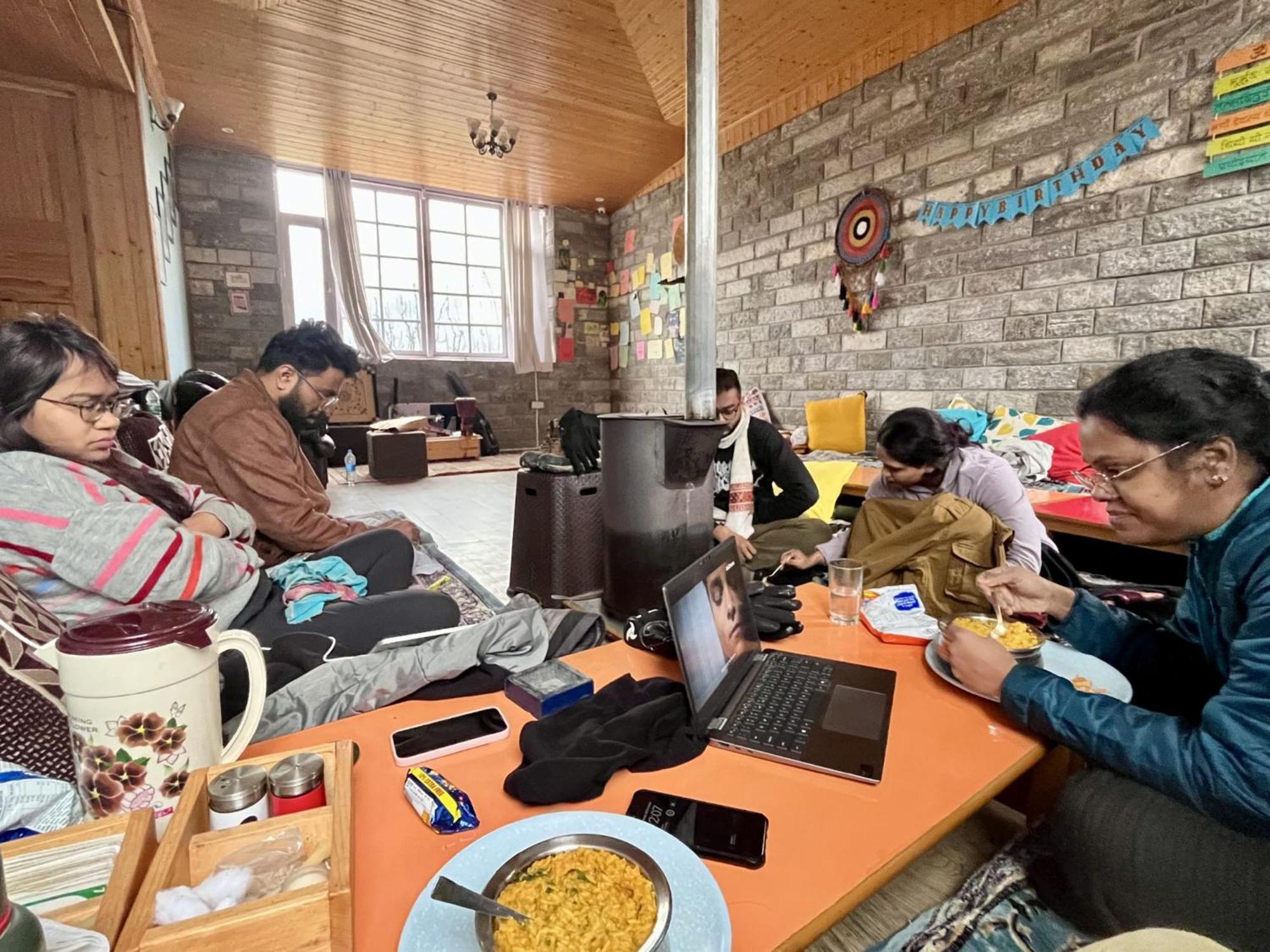 Fluestern Hostel And Cafe Nagar  Екстер'єр фото