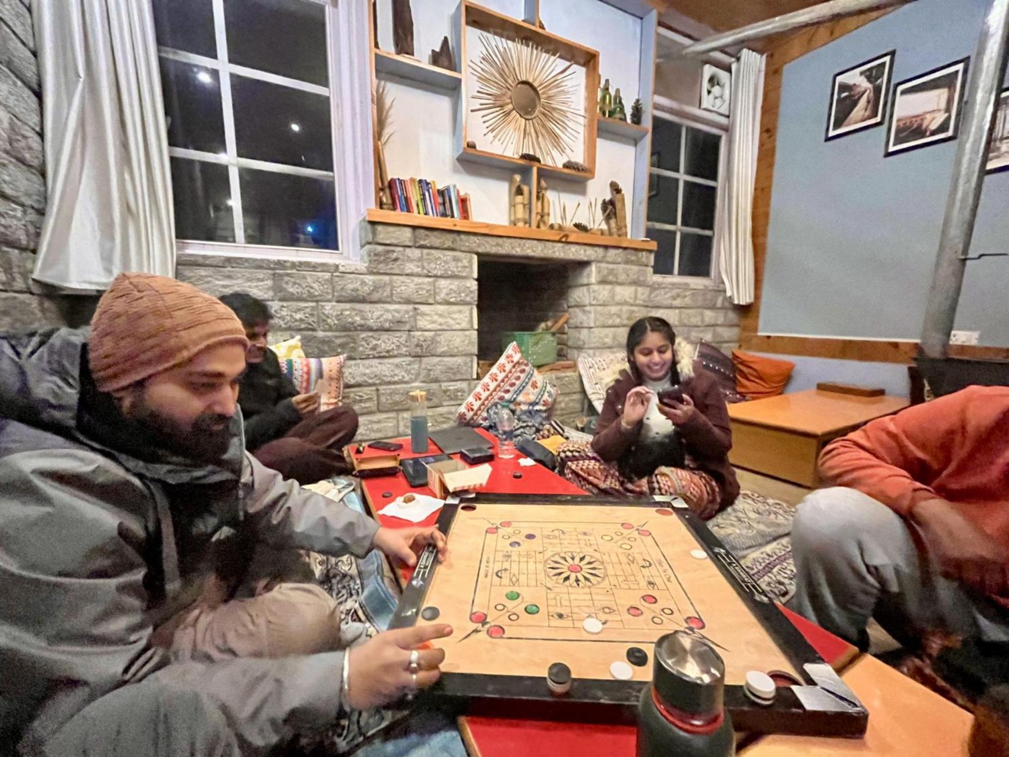 Fluestern Hostel And Cafe Nagar  Екстер'єр фото